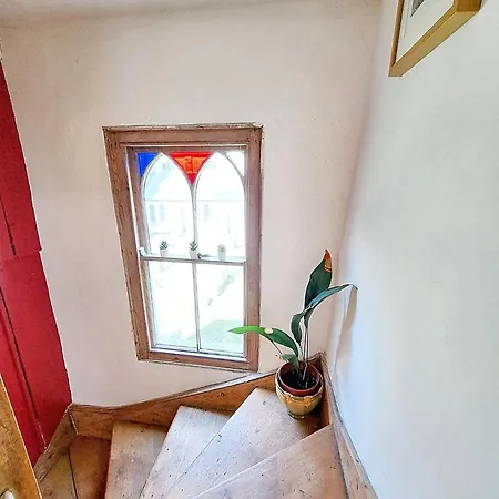 Market House Apartment, * Alston